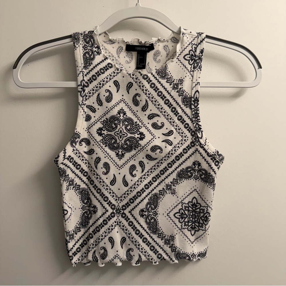 Forever 21 Black and White Paisley Crop Top